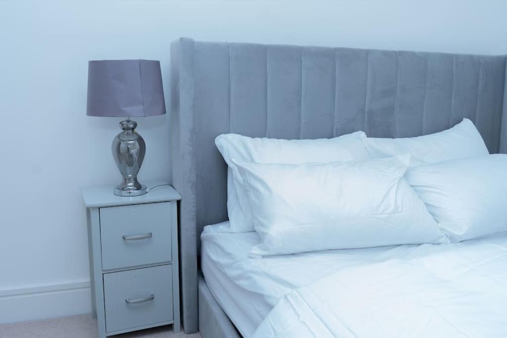 1 Bed Luxury Comfortable Apt Londres Extérieur photo