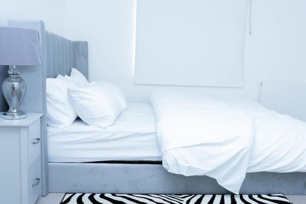 1 Bed Luxury Comfortable Apt Londres Extérieur photo