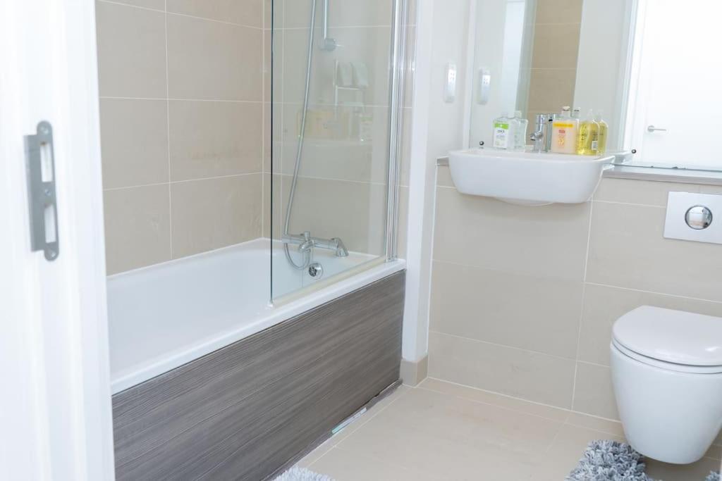 1 Bed Luxury Comfortable Apt Londres Extérieur photo